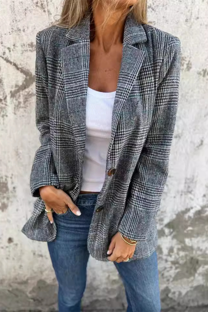Jette | Casual outerwear with checked buttons and contrast reversible collar