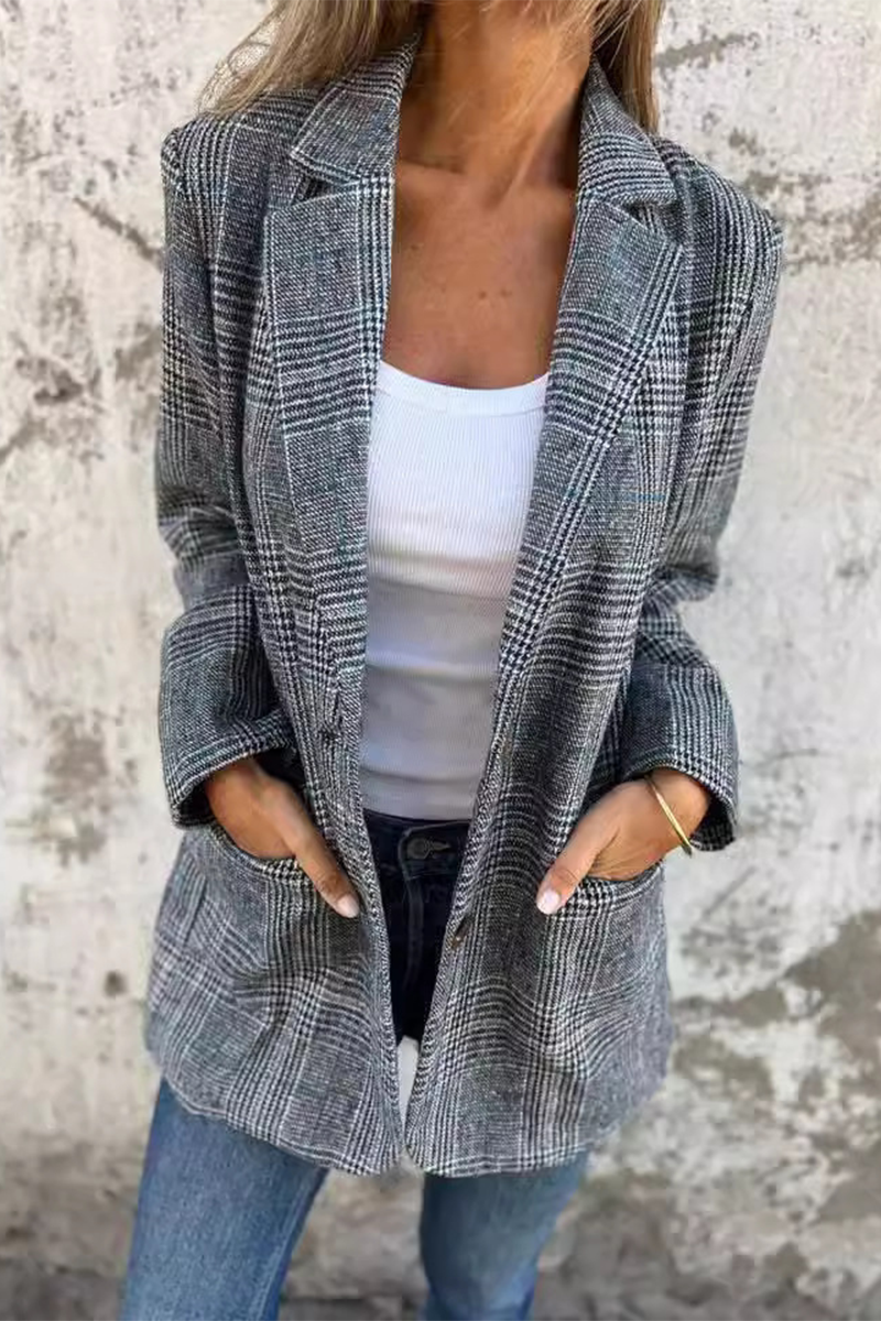 Jette | Casual outerwear with checked buttons and contrast reversible collar