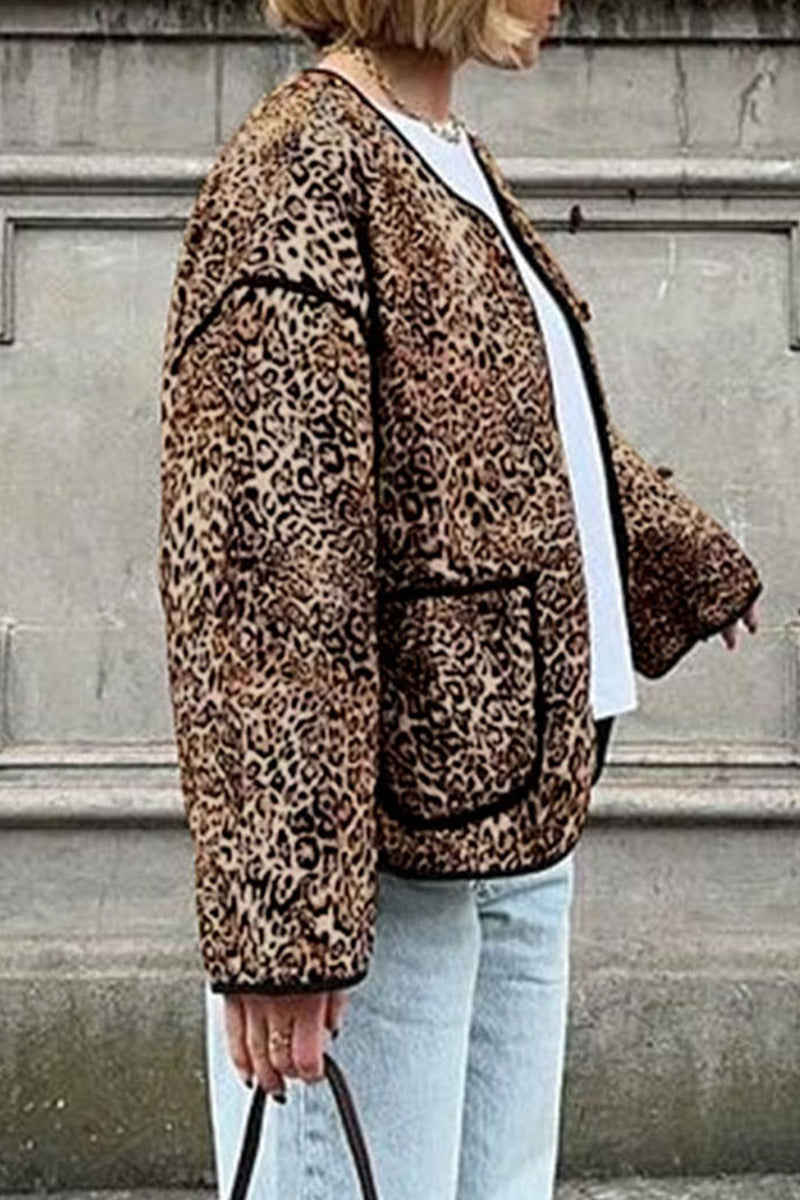 Joana | Casual street outerwear with leopard pocket patchwork and O-neck
