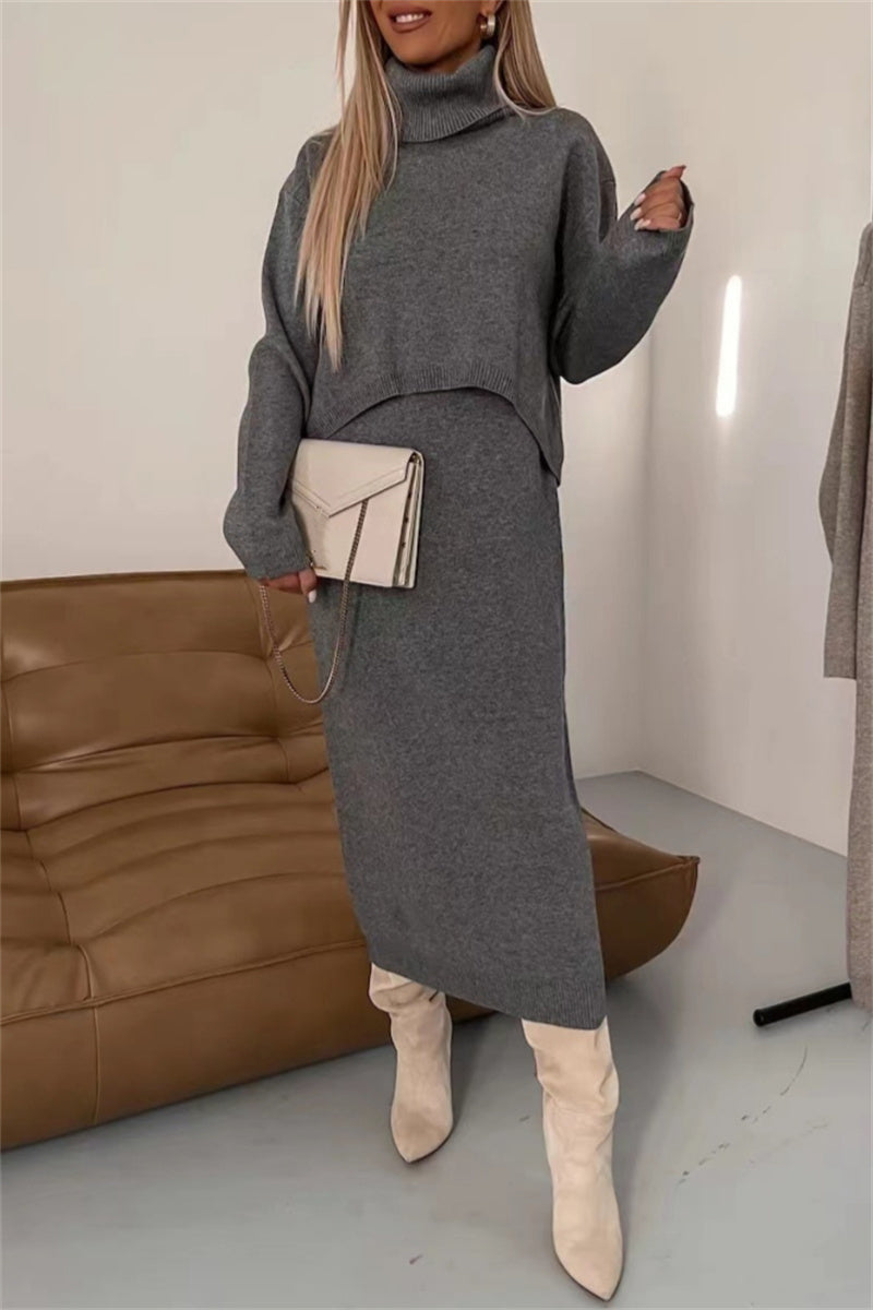 Larissa | Casual basic two-piece suit with a turtleneck and long sleeves