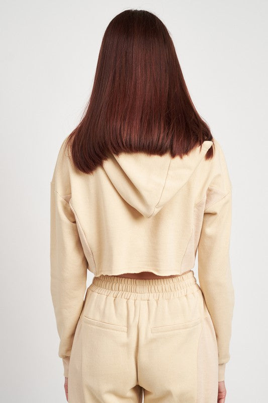 Lucía | SHORT HOODIE WITH DRAWSTRING