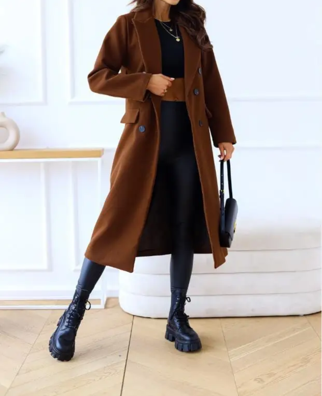 Rafaela | Classic and comfortable winter garment.