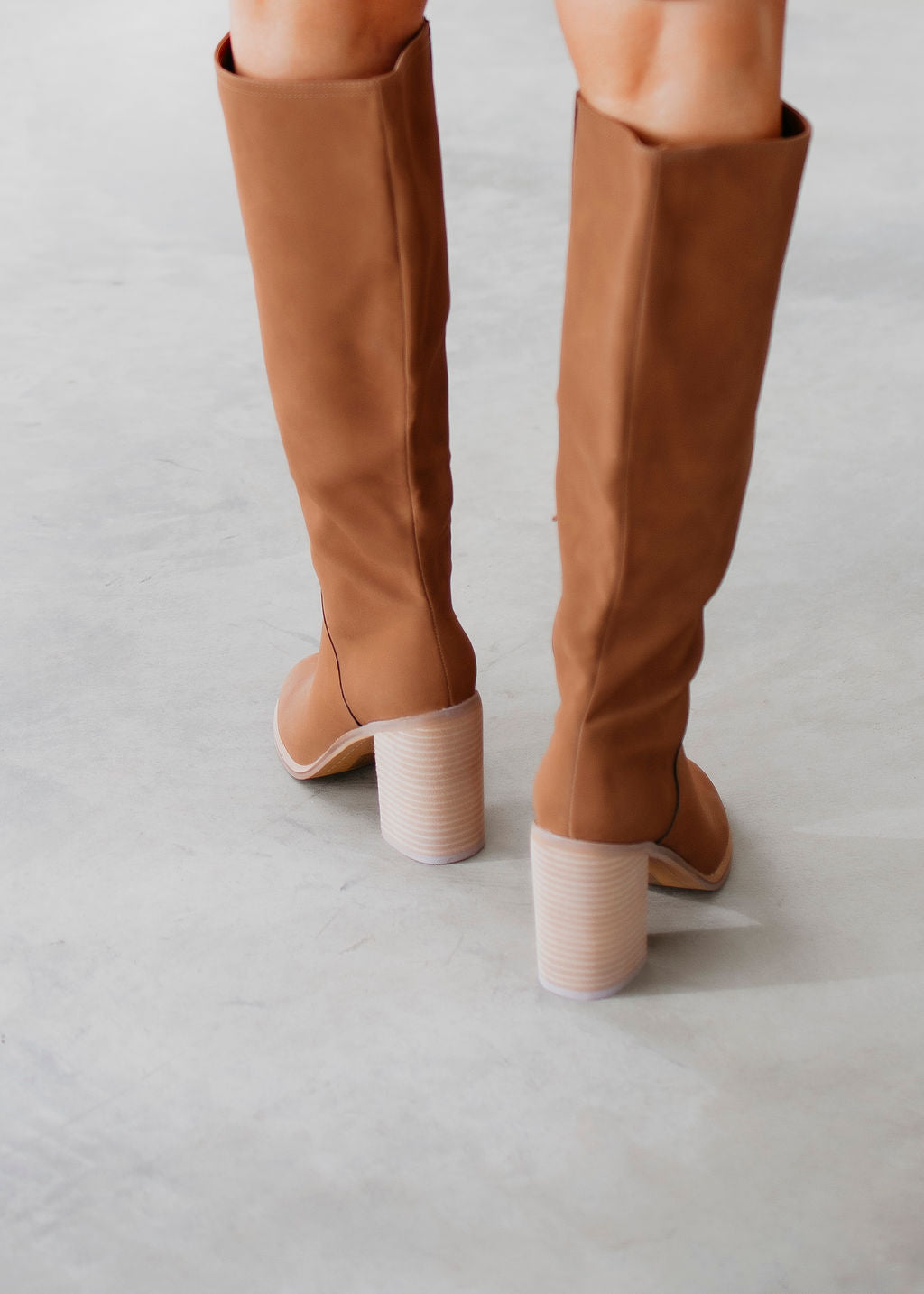Johana | Supportive and versatile orthopedic boots