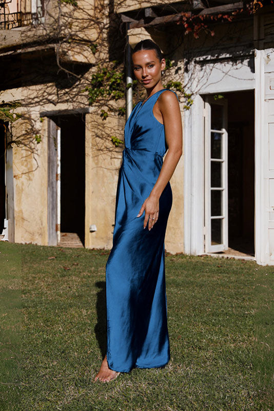 Vanesa® | Deep V-Neck Sleeveless Backless Dress