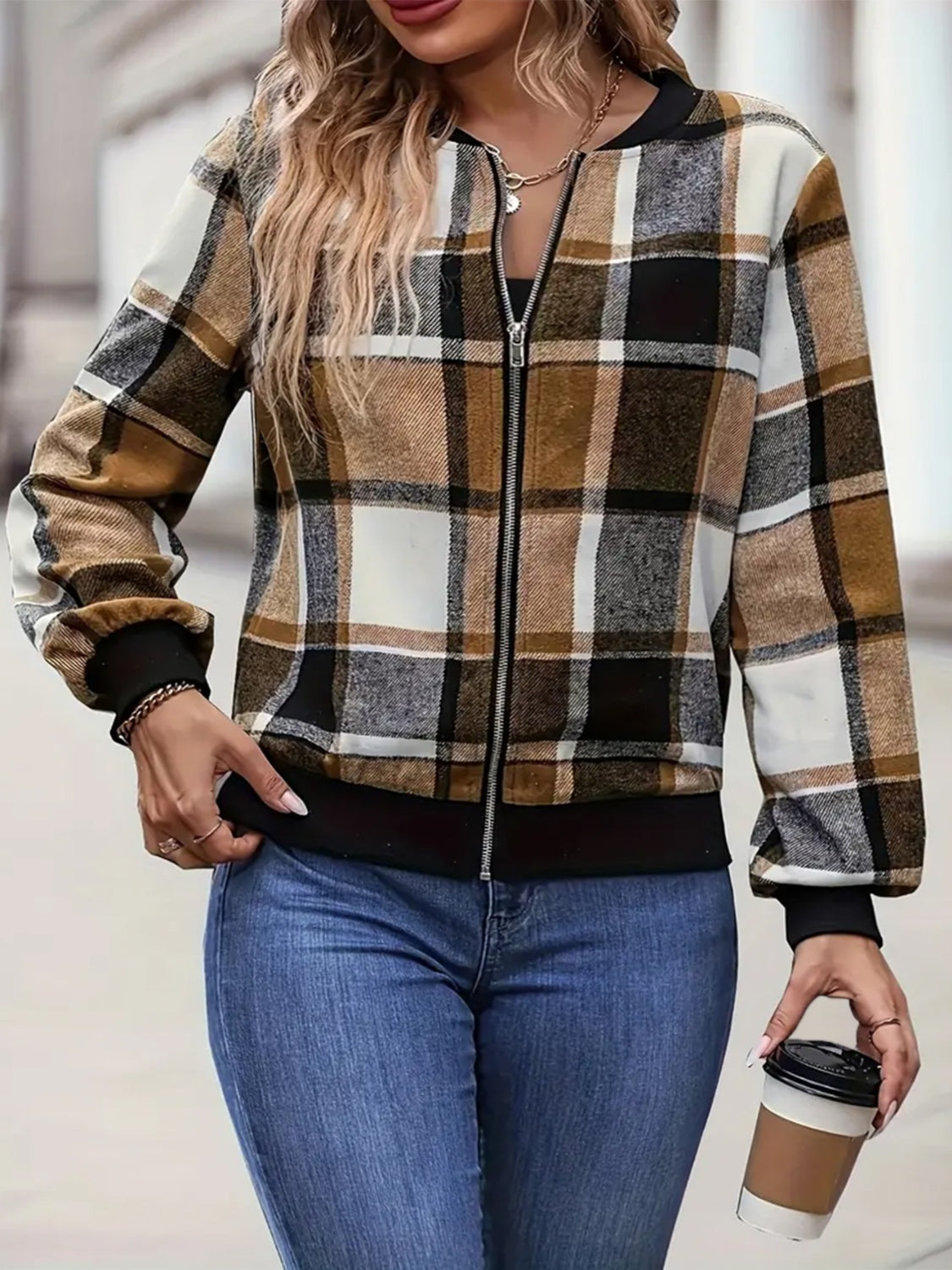 Klara | Oversized checked jacket with baseball collar and zip fastening