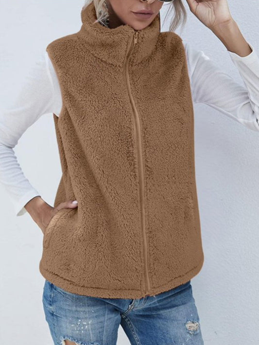 Leonor | Fluffy vest coat with zip closure and full size pockets