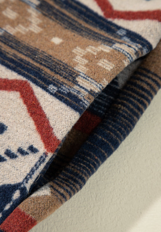 Natividad | Long-sleeved sweatshirt with a geometric half-button pattern