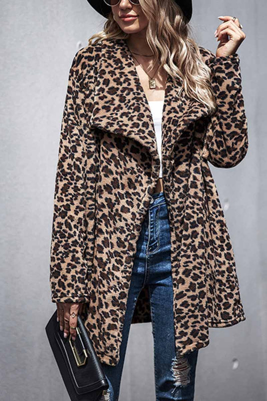 Maria Eugenia | Fashionable and minimalist winter coat