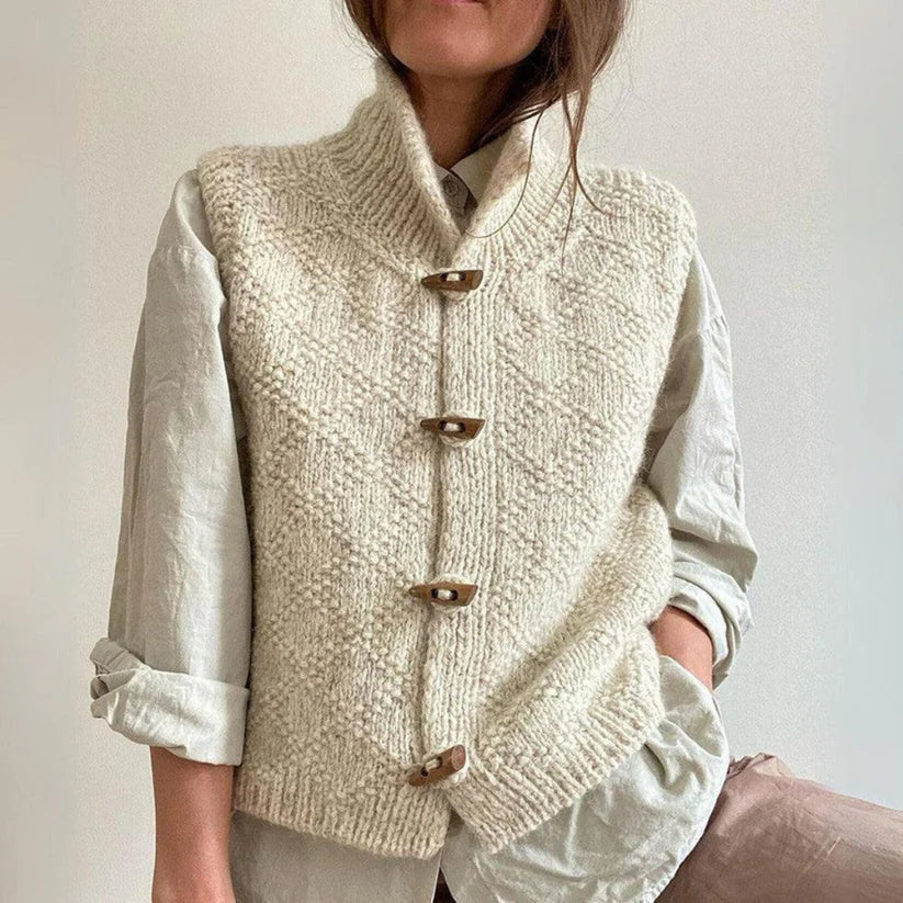 Gudrun | Women's sleeveless knitted jacket