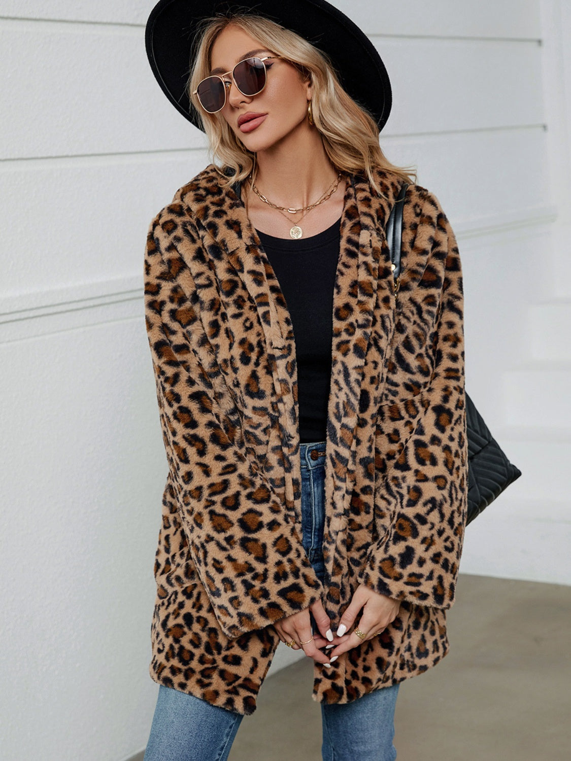 Monique | Fluffy, long-sleeved leopard print jacket with hood