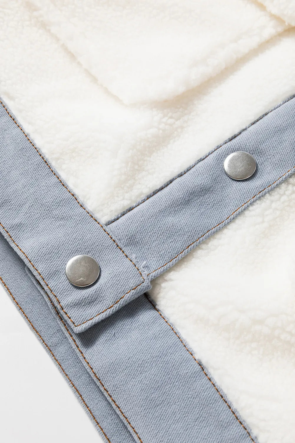 Ilse | Long sleeve jacket with snap closure and splices