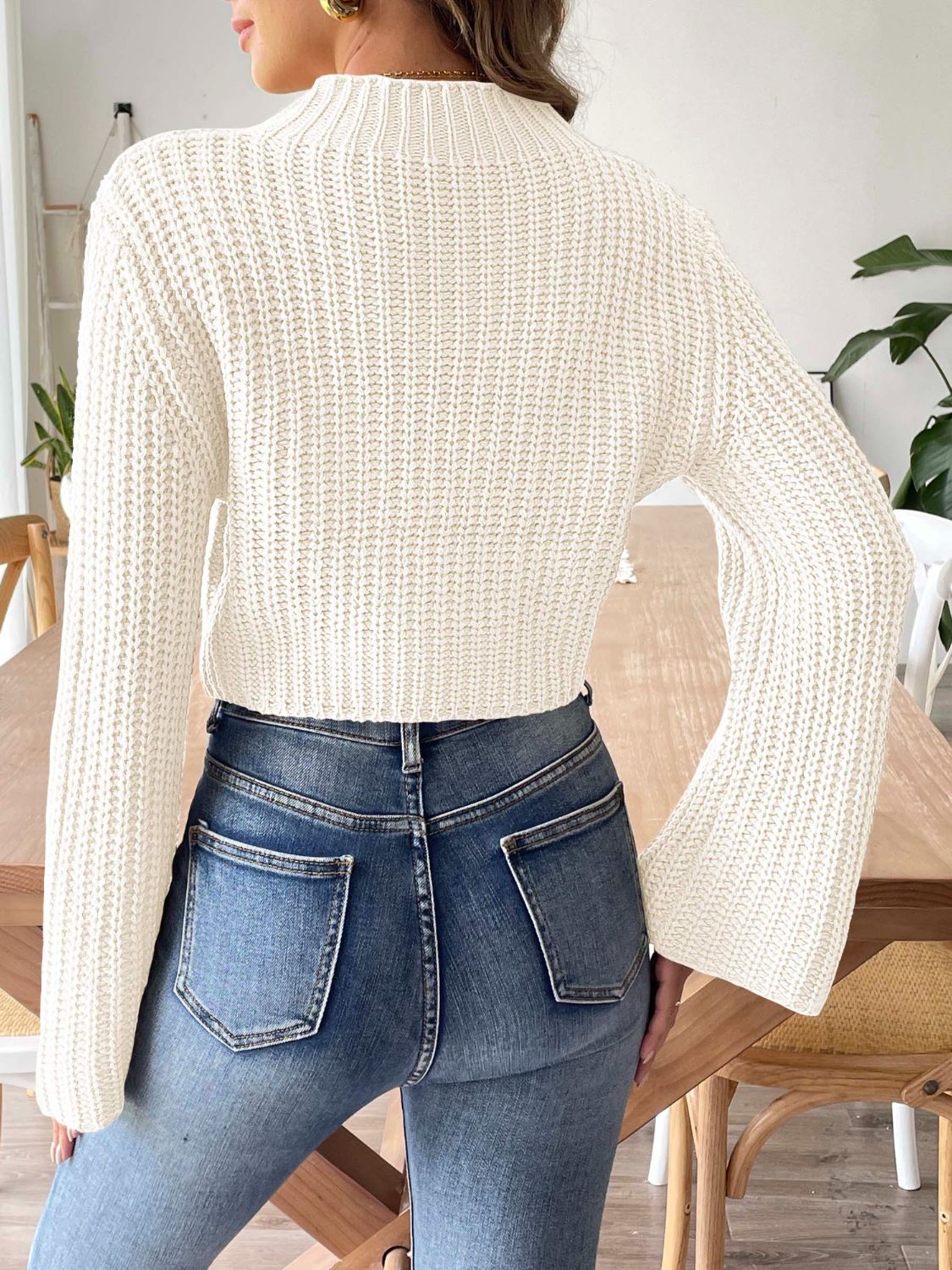 Nina | Long-sleeved sweater with stand-up collar