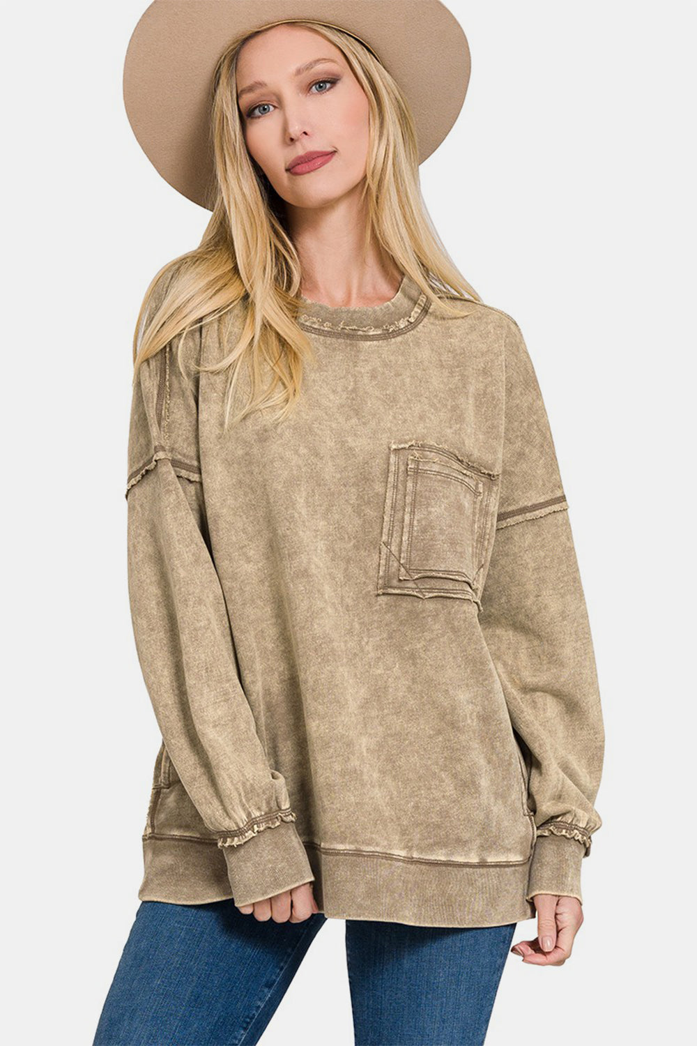 Hannelore | Sweatshirt with an exposed seam and a crew neck and dropped shoulders