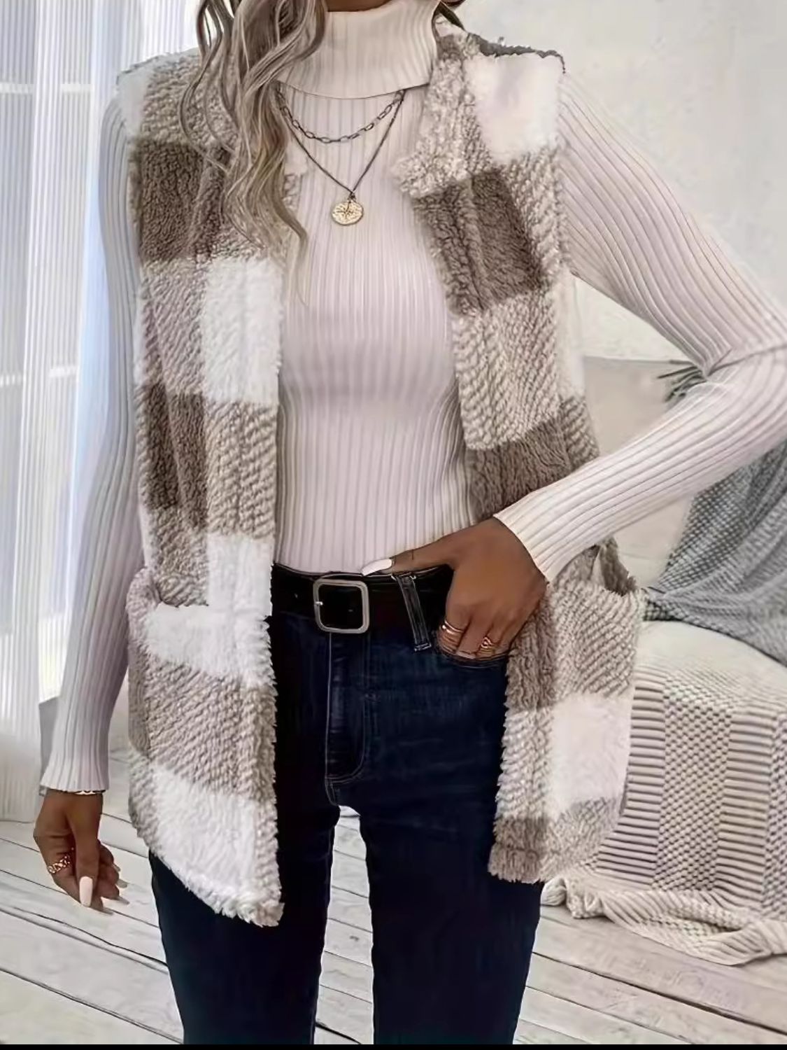Emilia | Checked vest coat with an open front