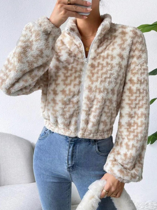 Jenni | Long sleeve fluffy outerwear with zip fastening
