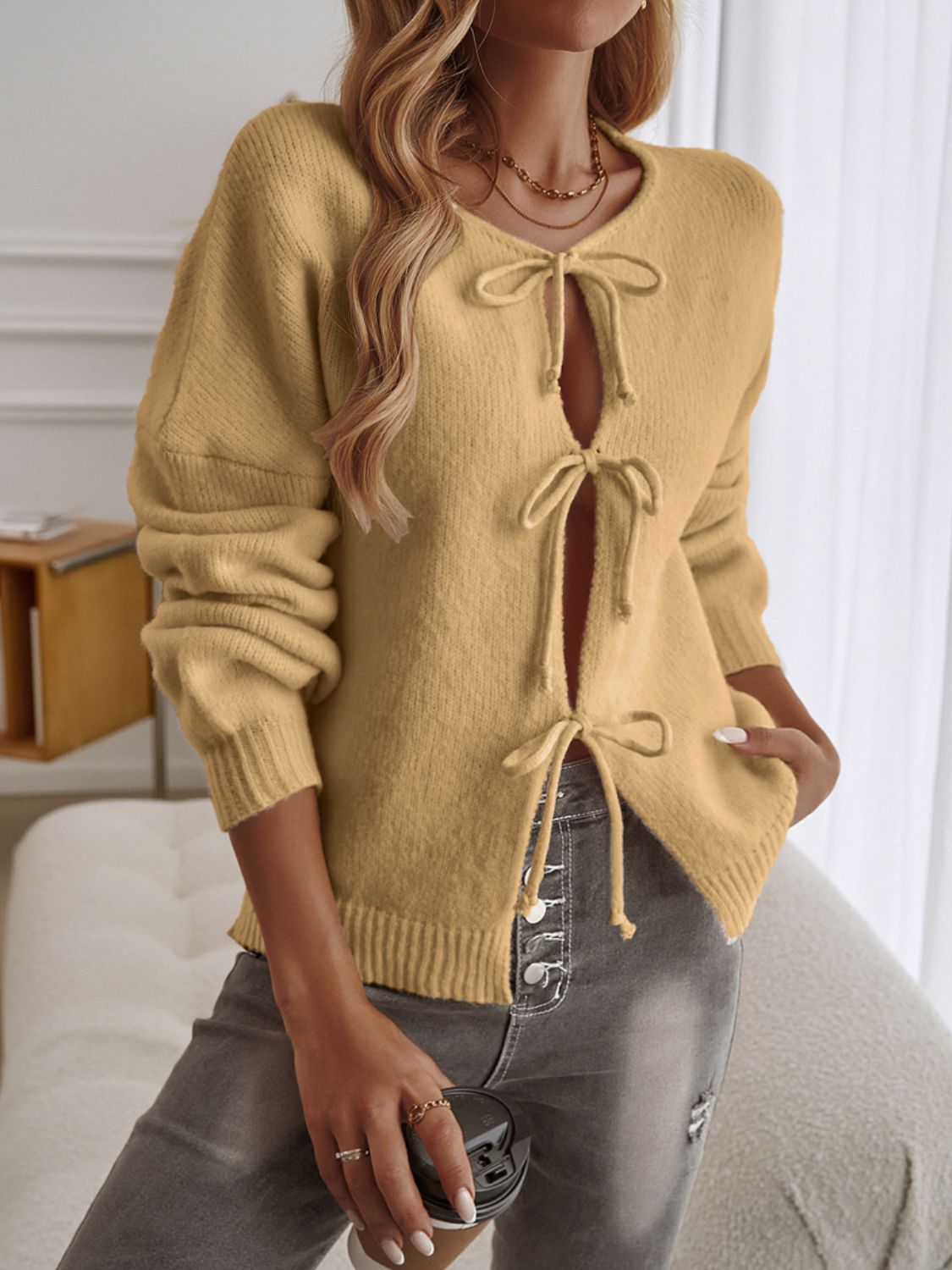 Nina | Cardigan with dropped shoulders and tied crew neck