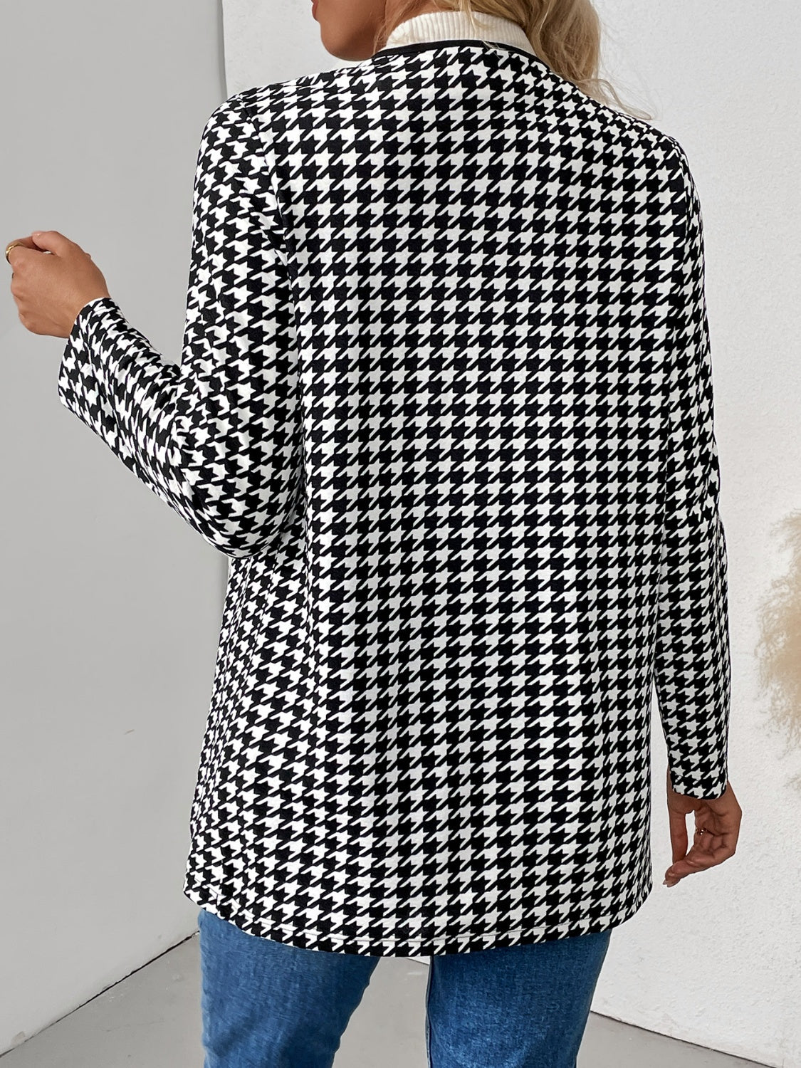 Greta | Houndstooth jacket with long sleeves and an open front