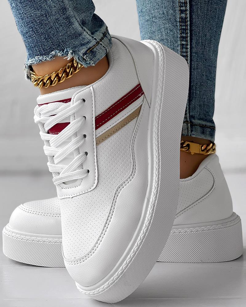 Yara | Elegant and detailed supportive sneakers