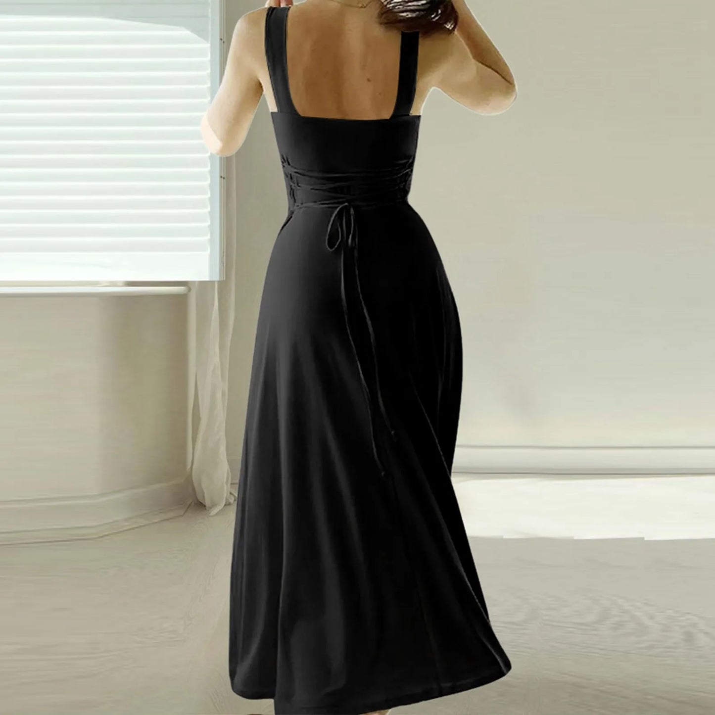 Querida® | Elegant Dress With Square Neckline