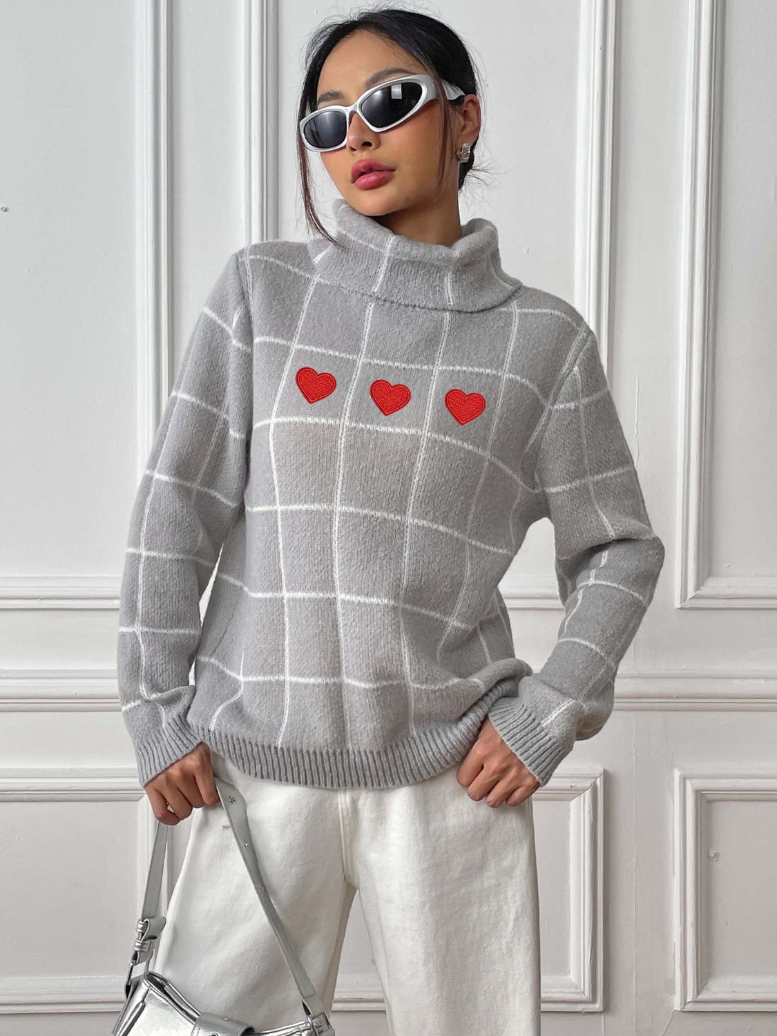 Marianna | Long-sleeved turtleneck sweater with a heart-shaped check pattern