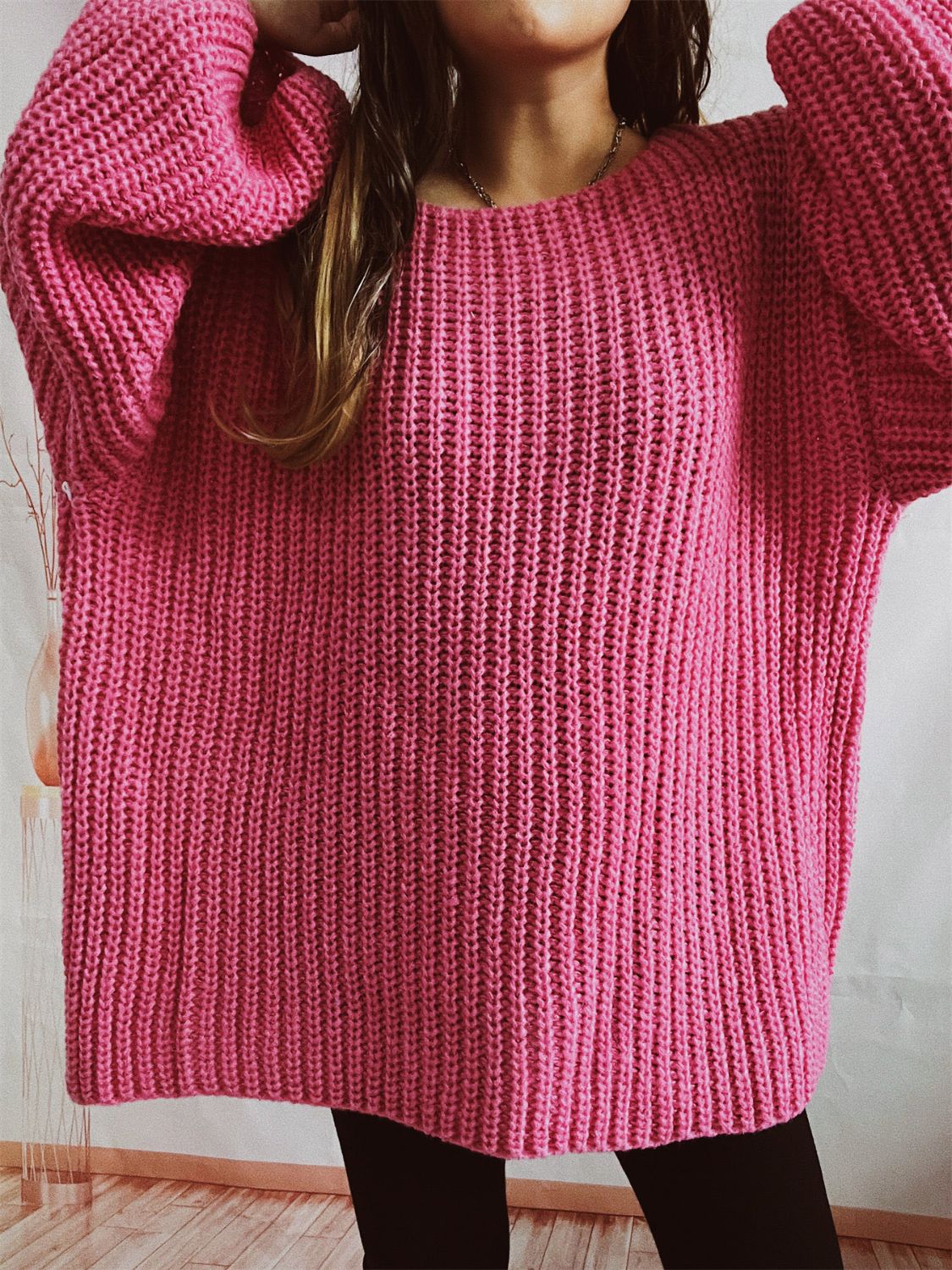 Regina | Long-sleeved sweater with a boat neck and belt
