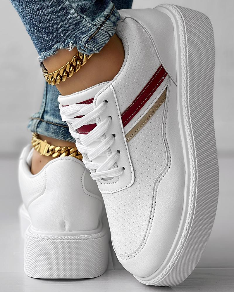 Yara | Elegant and detailed supportive sneakers
