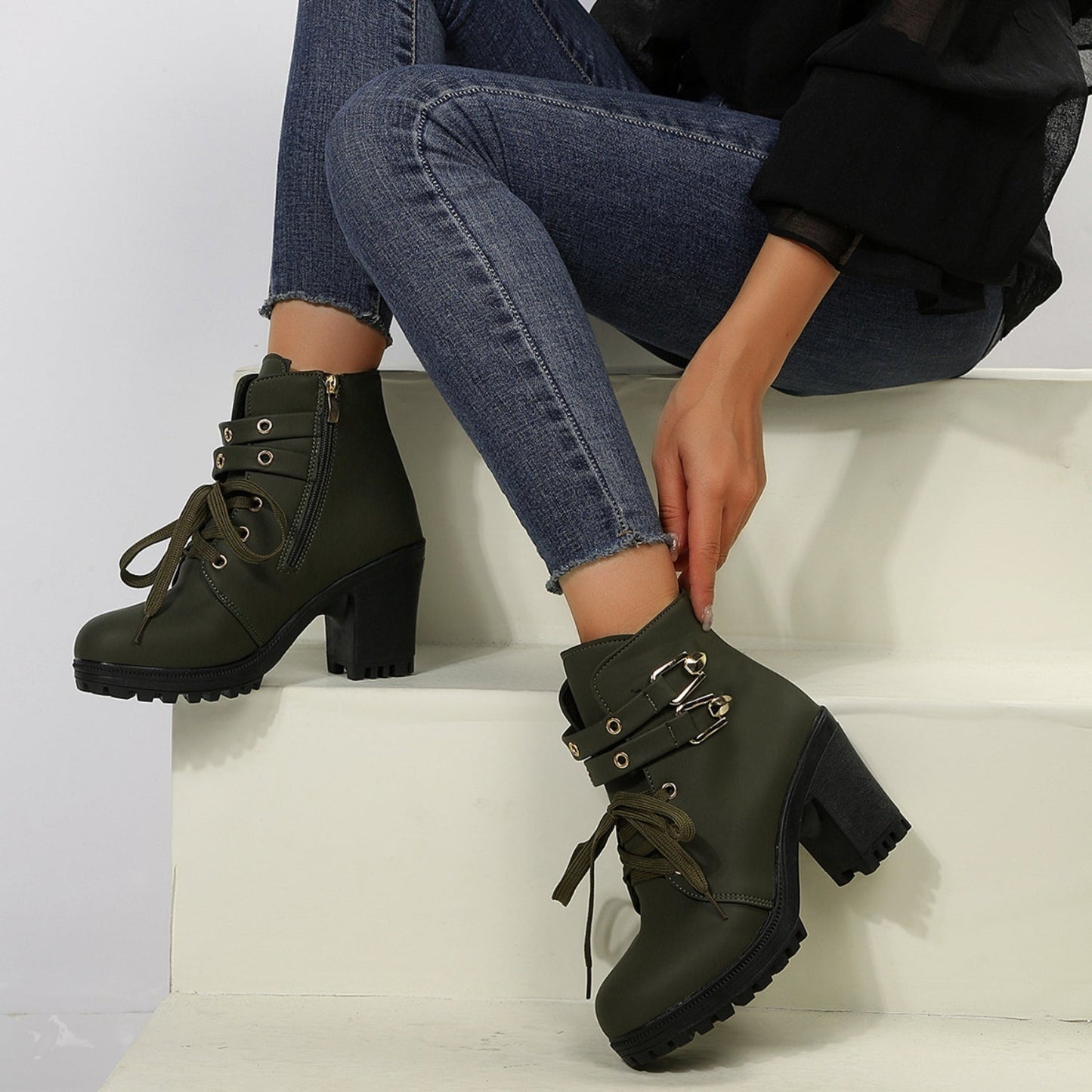 Karina | Durable orthopedic boots