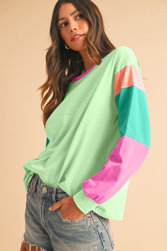 Adriana | Loose fit top with color block sleeves