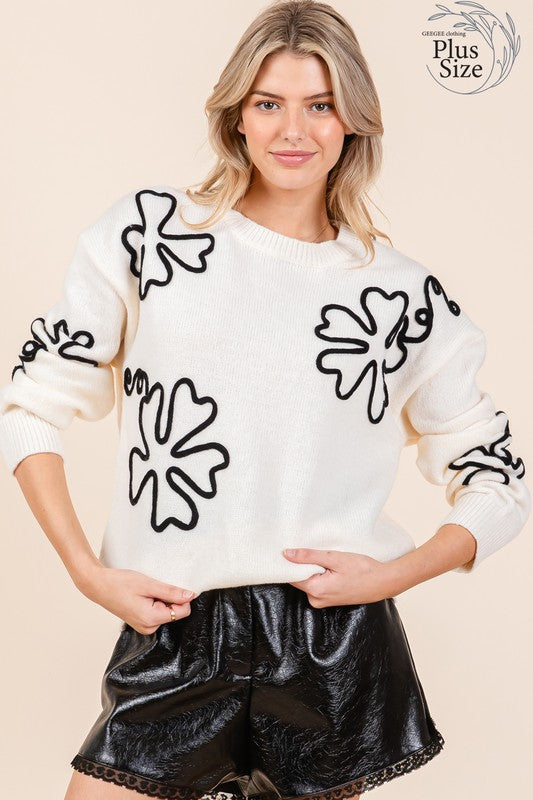 Cecilia | Plus knitted sweater with floral embroidery