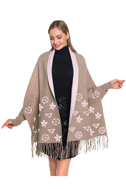 Tania | Shrug with geometric pattern and fringes