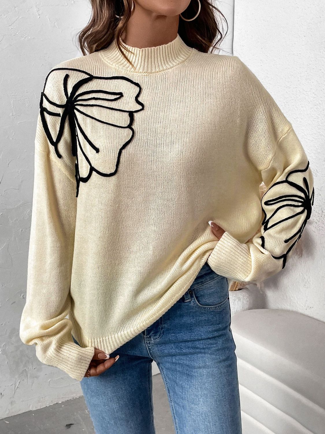 Lidia | Perfee long-sleeved sweater with stand-up collar and low shoulders