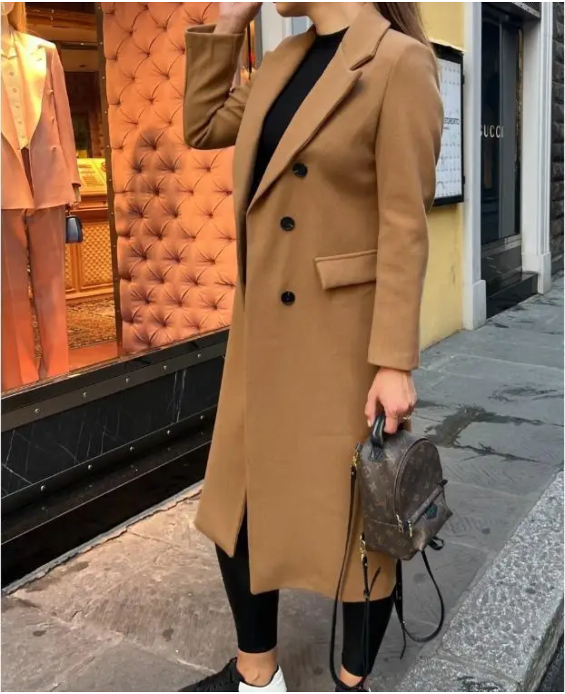 Rafaela | Classic and comfortable winter garment.