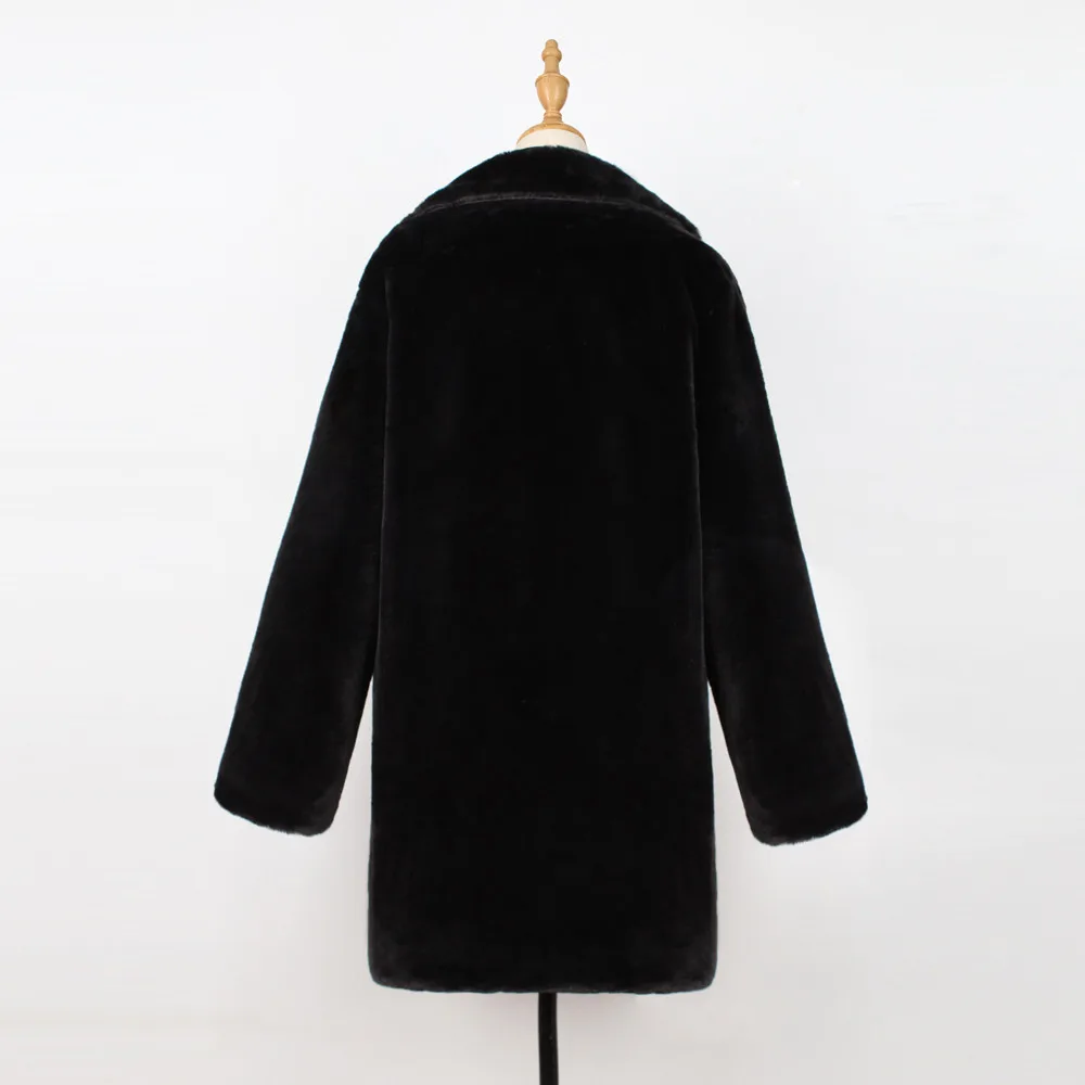 Ursula® | Modern and minimalist winter garment.