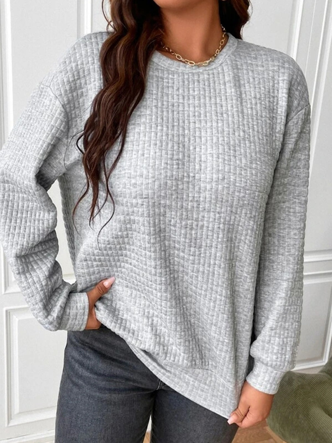 Martina | Structured long-sleeved crew neck sweatshirt