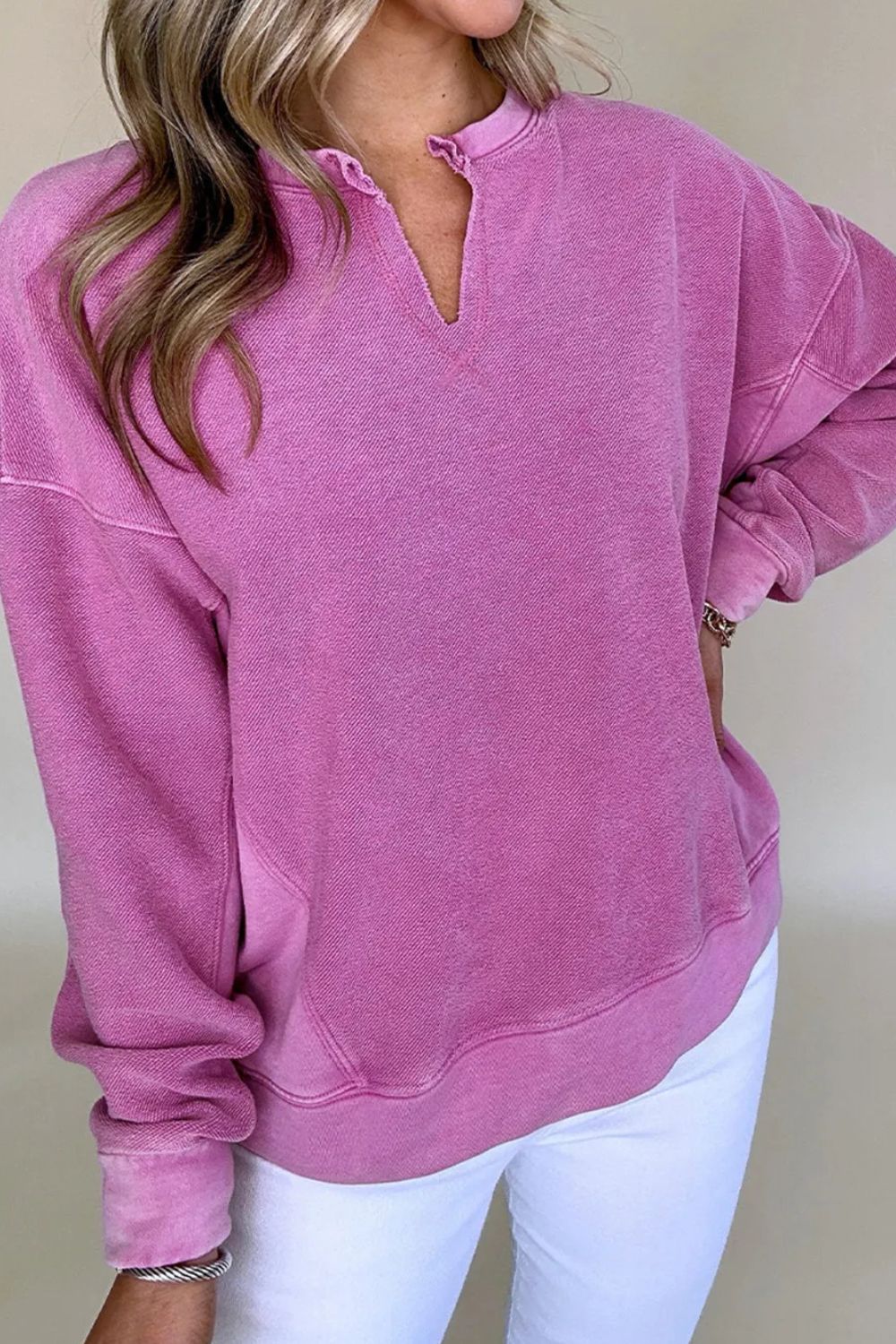 Teresa | Long-sleeved sweatshirt with notched shoulders