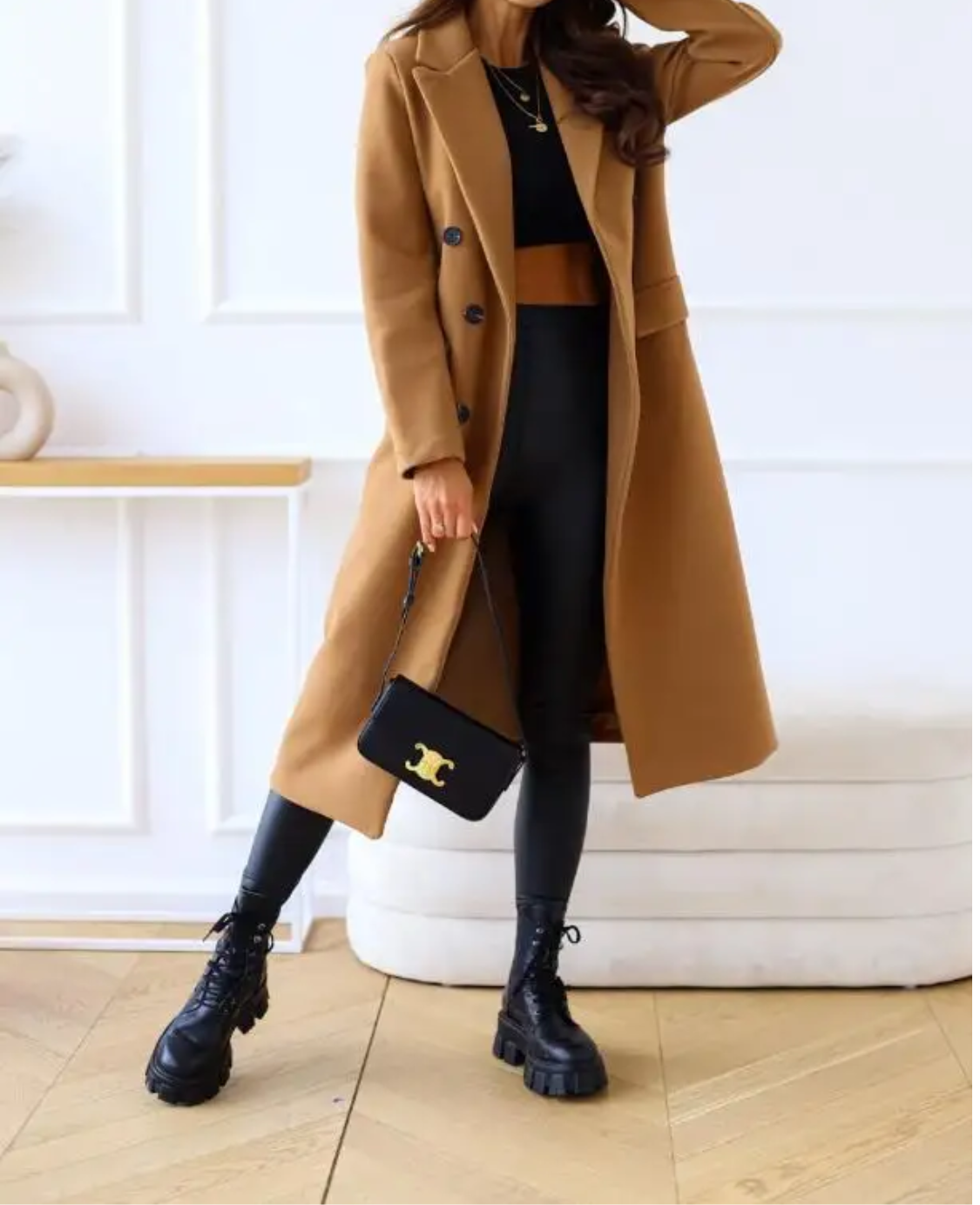 Rafaela | Classic and comfortable winter garment.