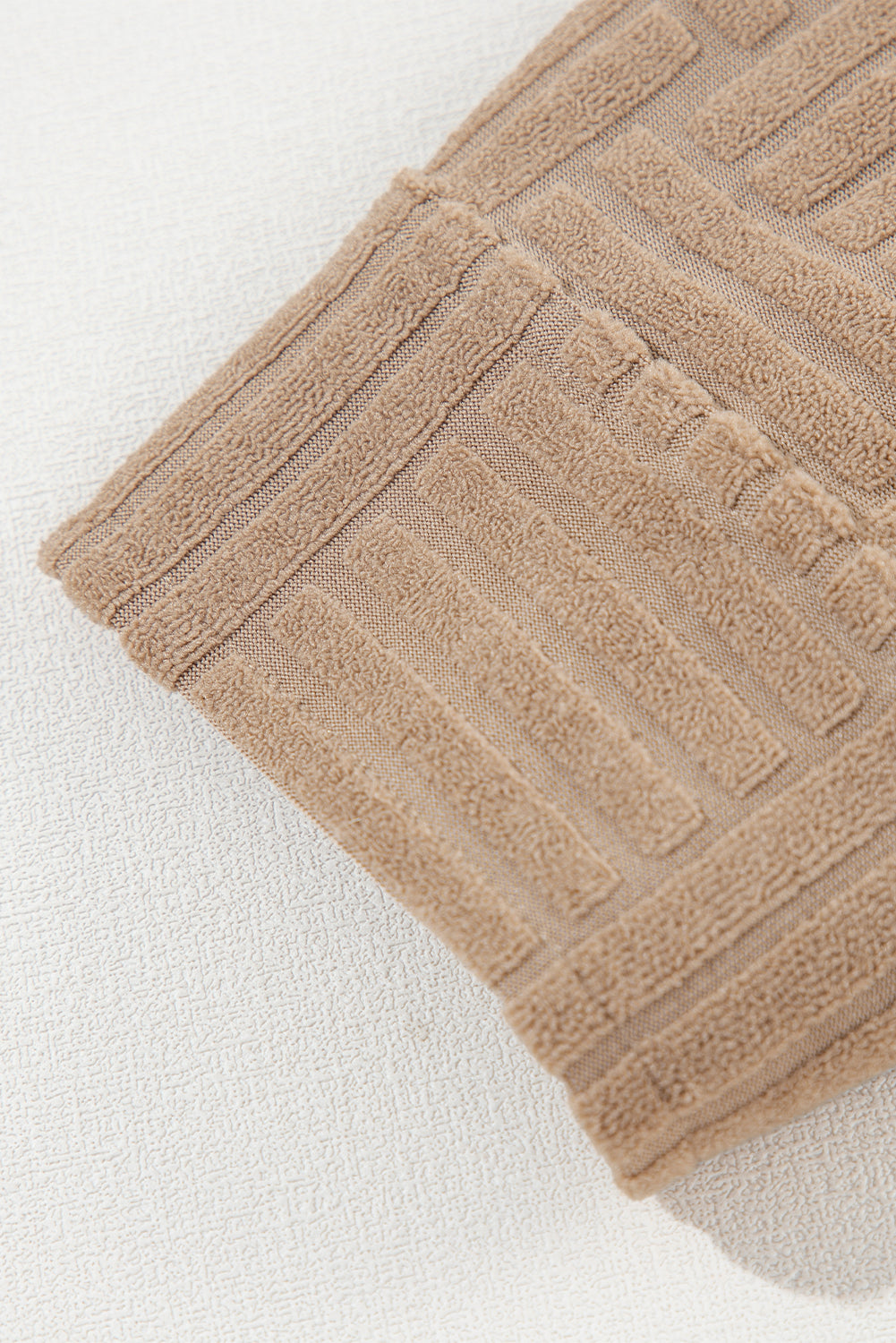 Fatima | Fashionable and minimalist winter garment