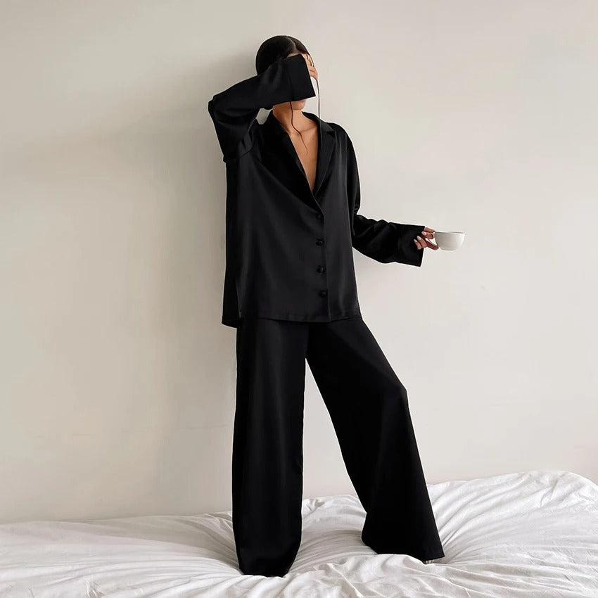 Iris® | Oversized pajama set with silky elegance