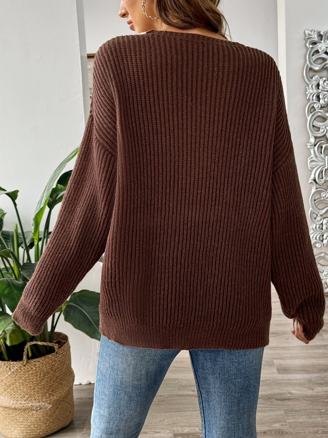 Alma | Jumper with contrasting colors and relaxed shoulders