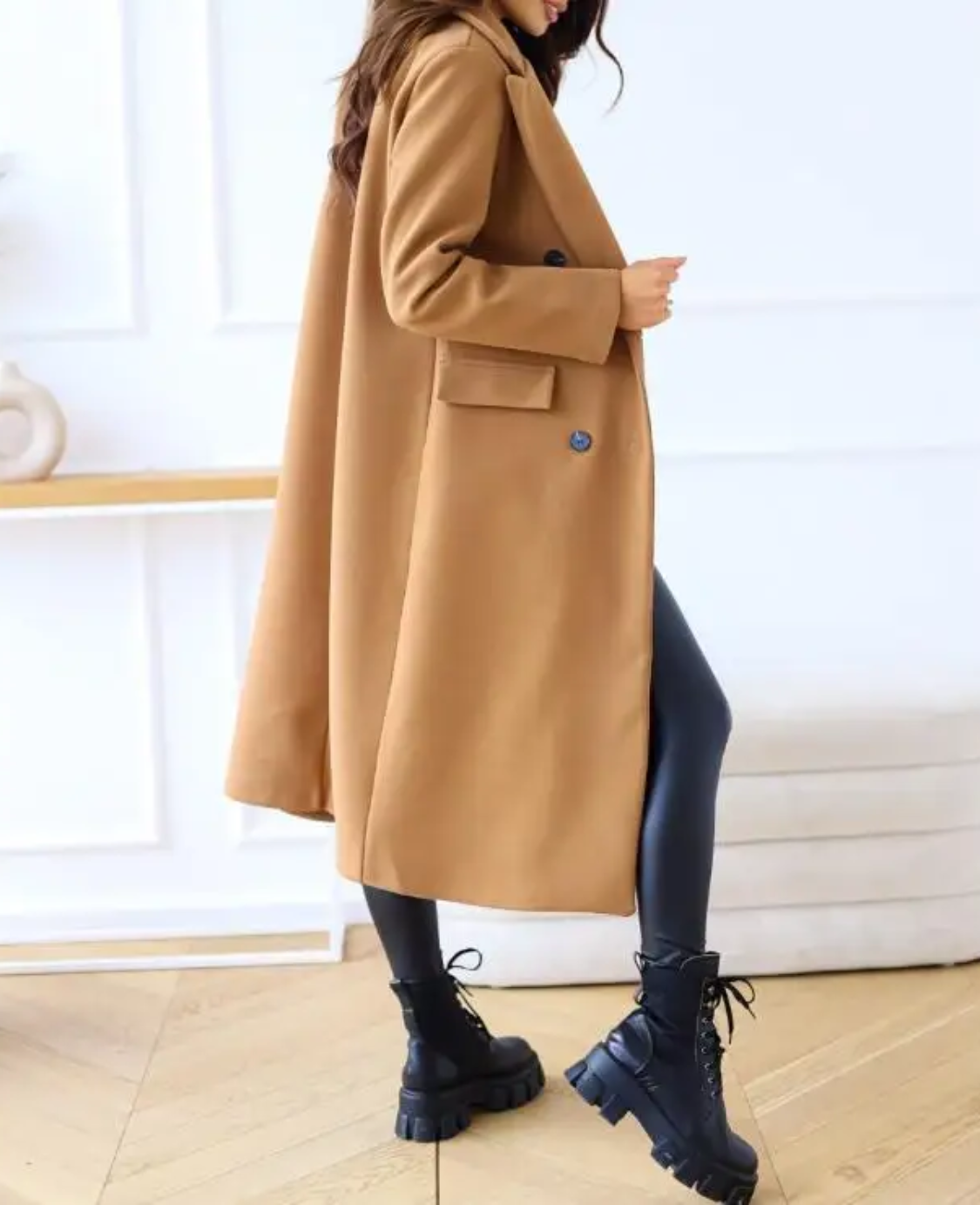 Rafaela | Classic and comfortable winter garment.