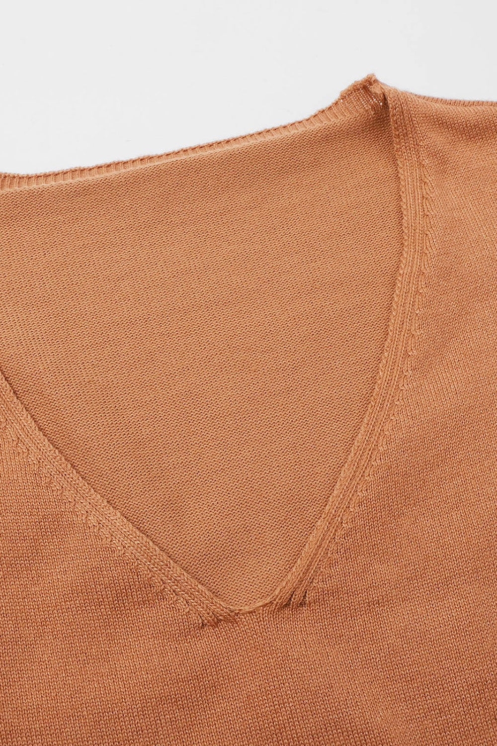 Erika | Slit knit top with V-neck and half sleeves