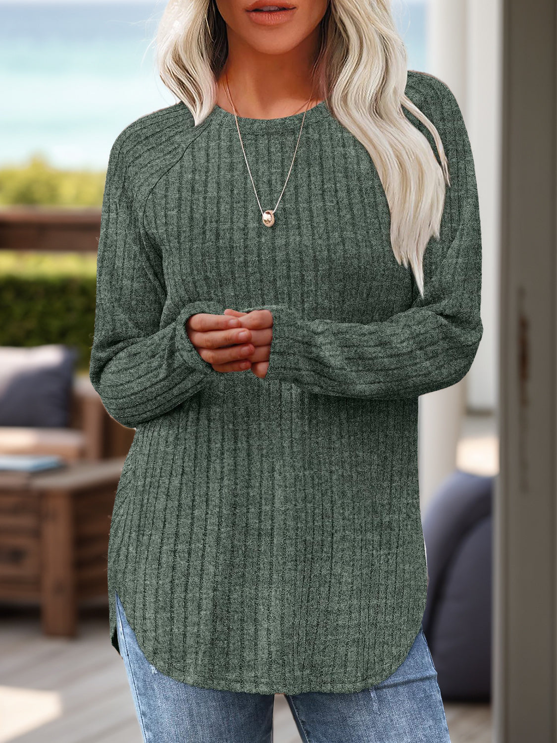Lucrezia | T-shirt with a crew neck and raglan sleeves