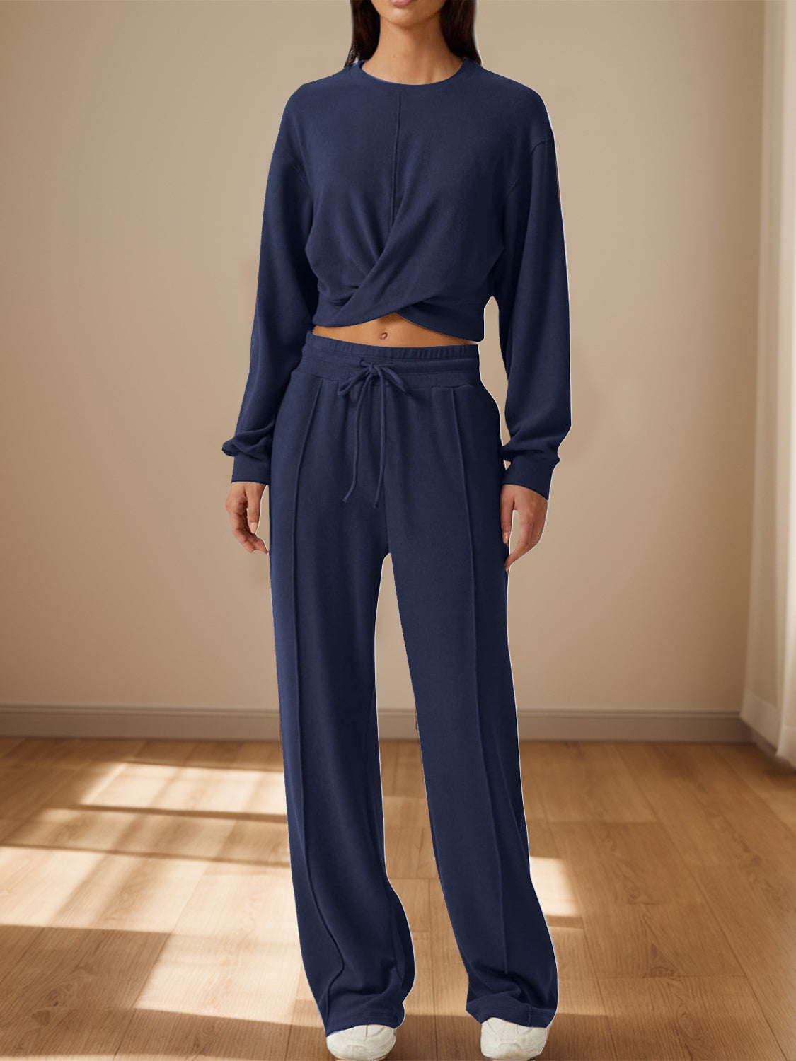 Gina | Set consisting of a crossover crew neck top and drawstring trousers