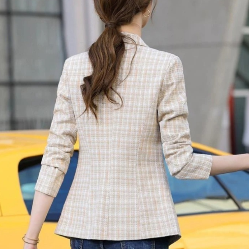 Cristina | Simple and stylish winter garment