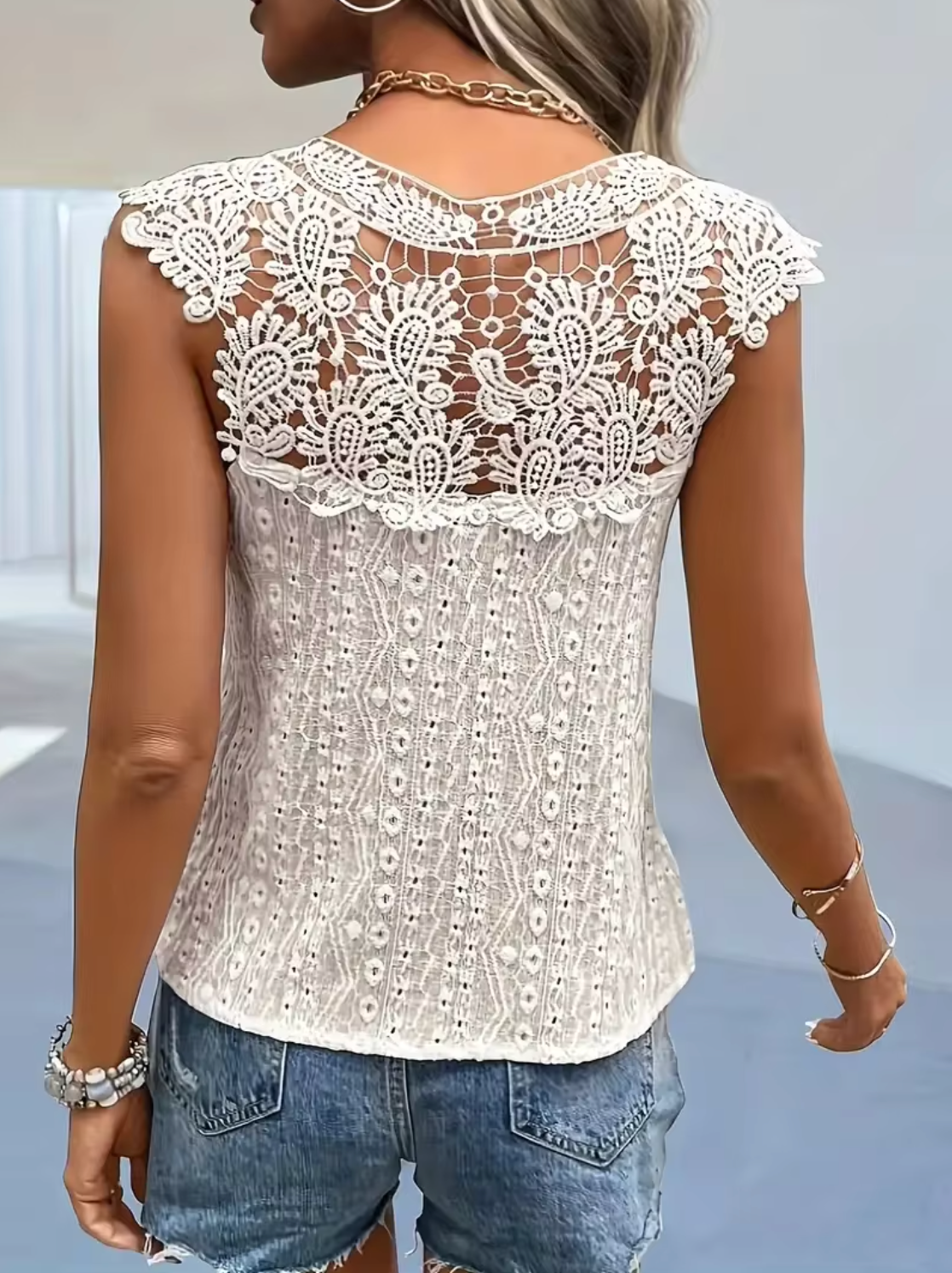 Kimberly® | Sleeveless Lace Top With V-Neck