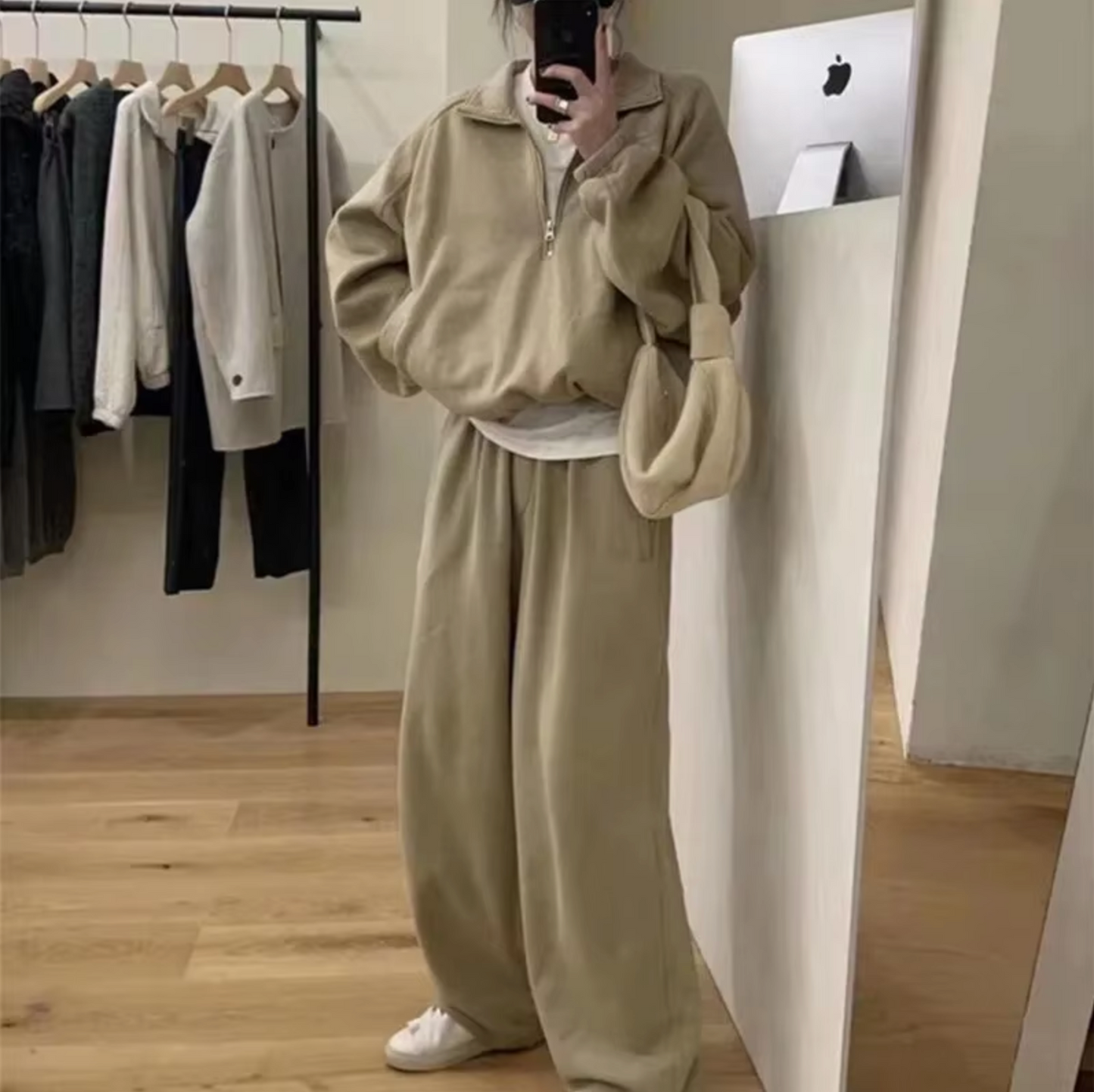 Reina | Stylish sweatshirt and pants set