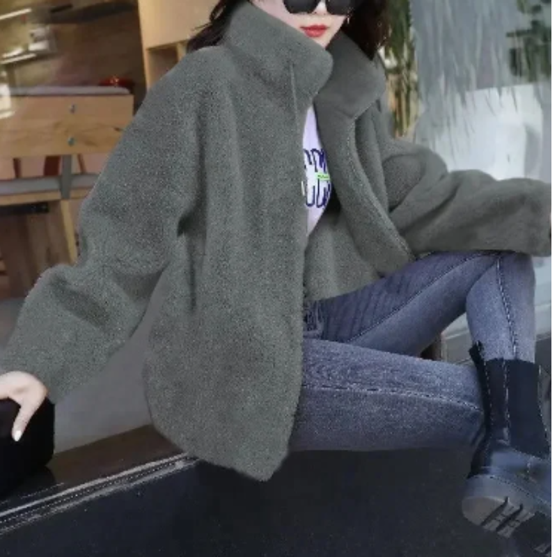 Aida | Modern and versatile winter garment