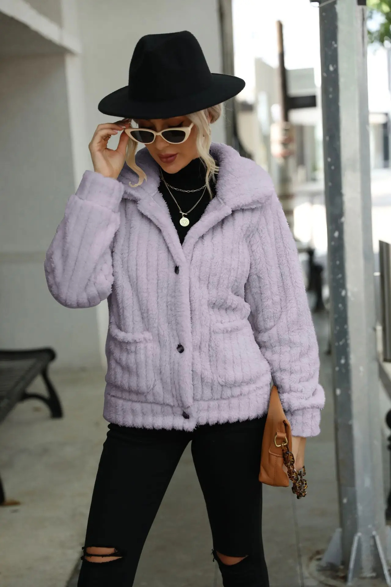 Angela | Chic and relaxed winter garment
