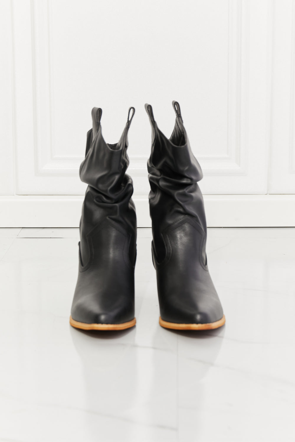 Gabriela | Elegant and detailed support boots