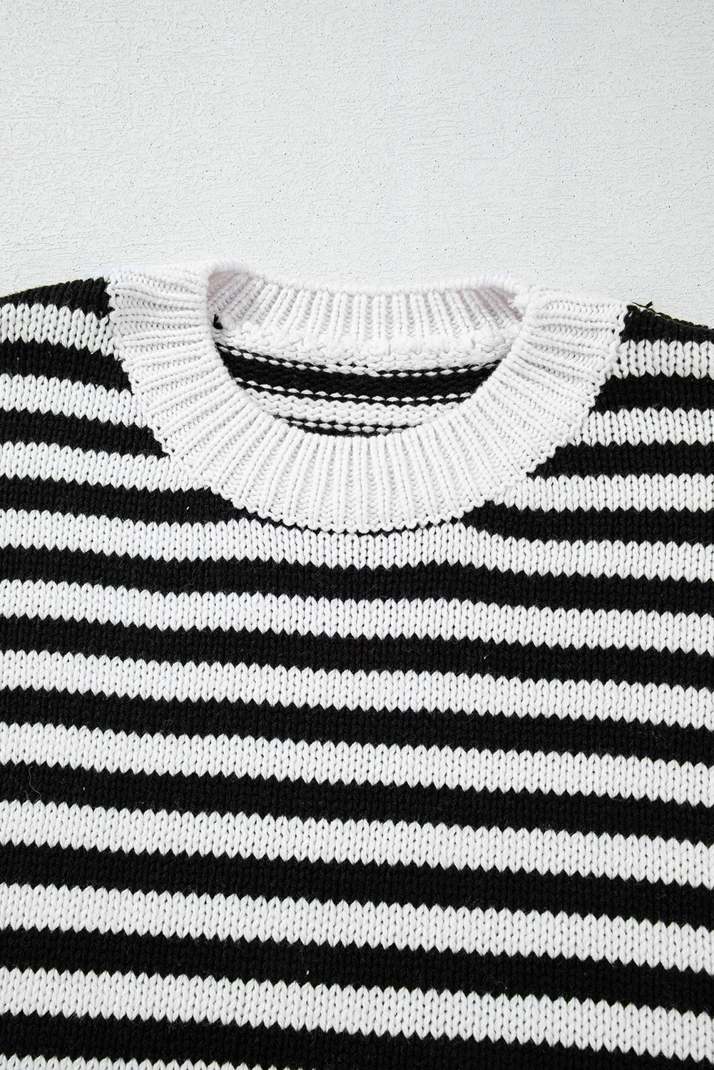 Angela | Striped long-sleeved sweater with a crew neck